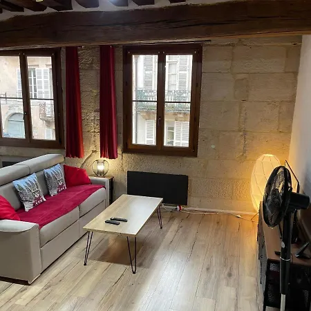 Appartements chez Delphine et Guillaume au coeur de Semur en Auxois Extérieur photo